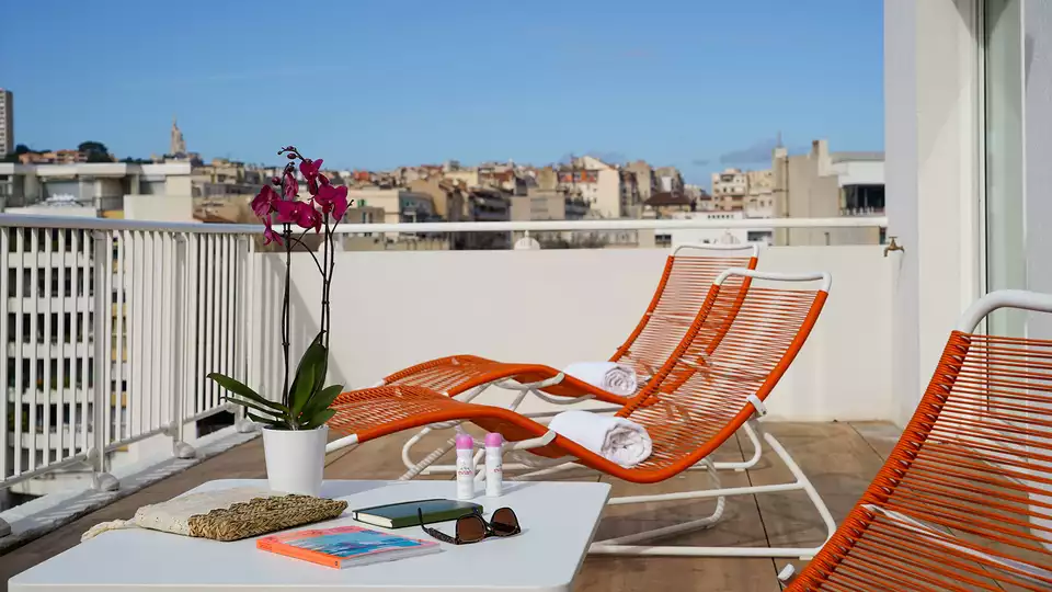 Escapade avec Surclassement dans le centre de Marseille