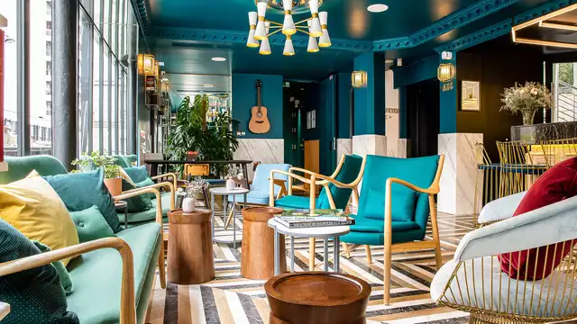 Estancia excepcional en París con cena gourmet en el Sena