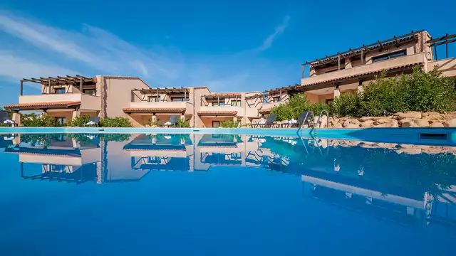 Finalmente vacanze Sardegna in resort con piscina e nave Grimaldi da notti