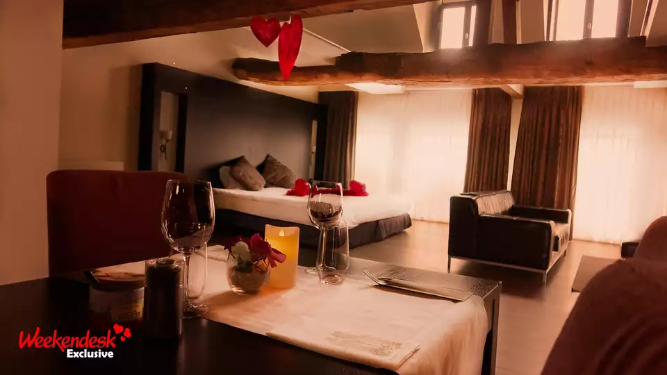 Pure romantiek met diner in een luxe suite met jacuzzi en sauna en ontbijt op bed