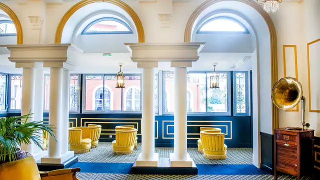 Disfruta de Lourdes en un hotel de lujo