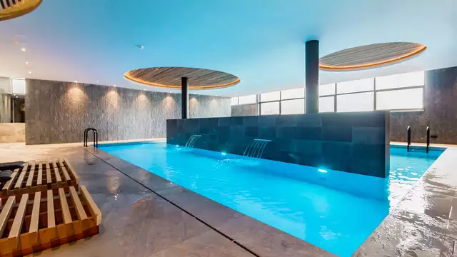 Fuga a Mons: Notte in Suite Orientale da Sogno e Cena