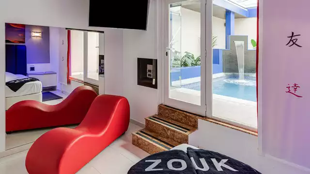 Romanticismo con cena y bañera hidromasaje en Alcalá de Henares (Adults Only)