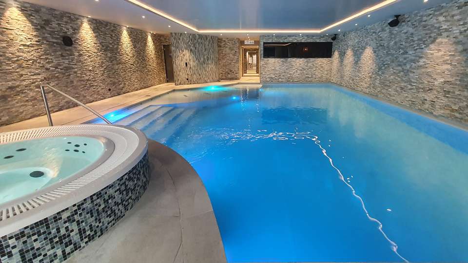 Sejour detente a Nivelles avec spa et piscine