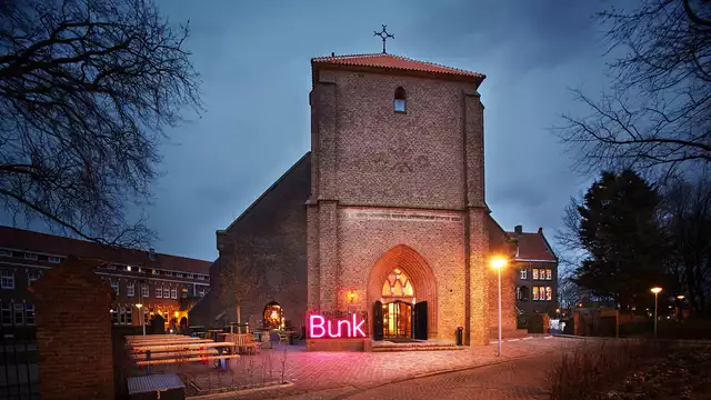 Amsterdam magique depuis un bâtiment insolite aux bords des canaux