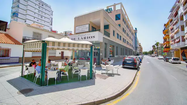 Escapada romantica en Junior Suite con banera hidromasaje en Torre del Mar