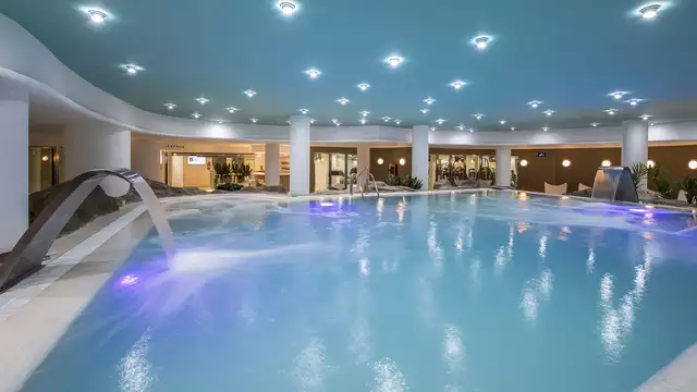 Weekend de luxe diner degustation spa et cava en hotel face a la mer