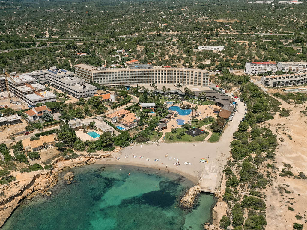 Spécial famille: séjour du 1er enfant gratuit, second à 50%, en pension complète sur la Costa Dorada - 4* - 24