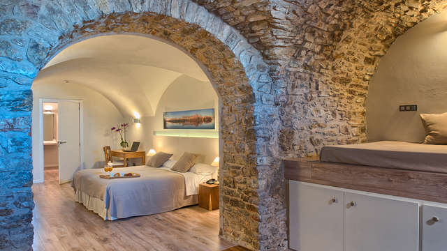 Offerta a Begur con spumante e colazione in un hotel di charme