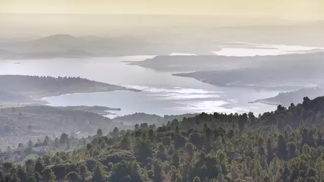 Mini vacanza completa: cena, visita notturna di Cuenca, 2x1 Gin Tonic e degustazione di birra