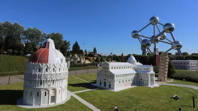 Fuga a Bruxelles con ingressi a Mini-Europe inclusi