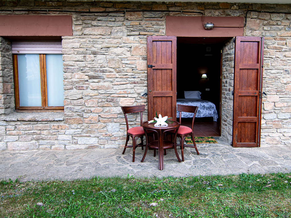 Romantisme avec dîner au coeur de la vallée de la Cerdanya - 2* - 1