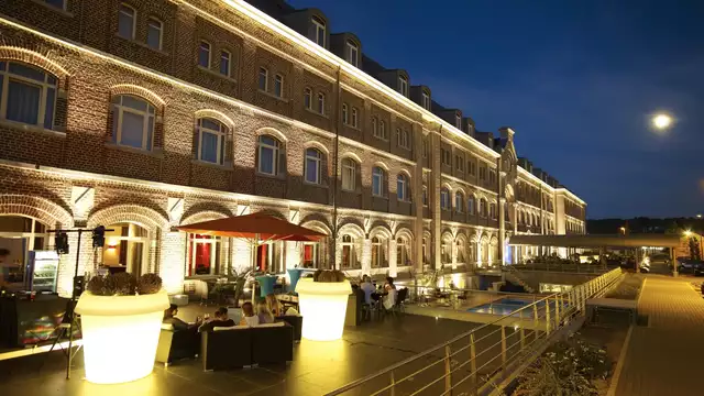 Verfijnd verblijf in Duplex Kamer in Verviers met toegang tot de Thermen van Spa