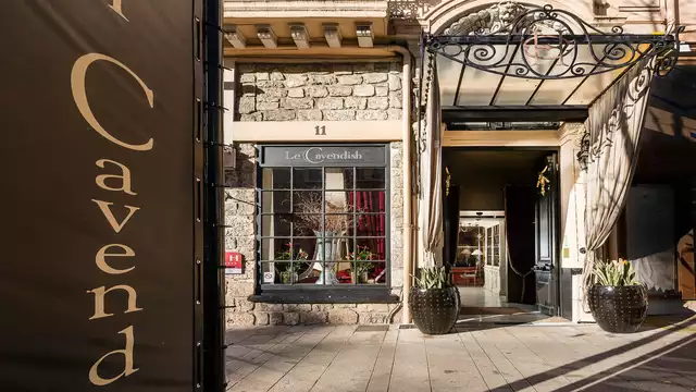 Verblijf in Cannes in een prachtig 4-sterren boetiekhotel met wijnproeverij