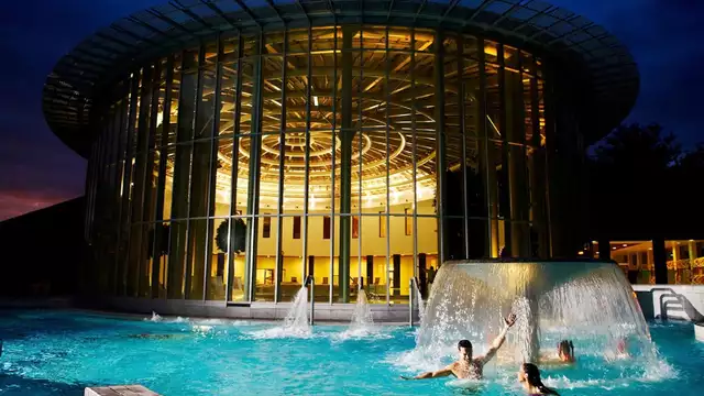 Relájate después de visitar Lieja en las termas de Spa