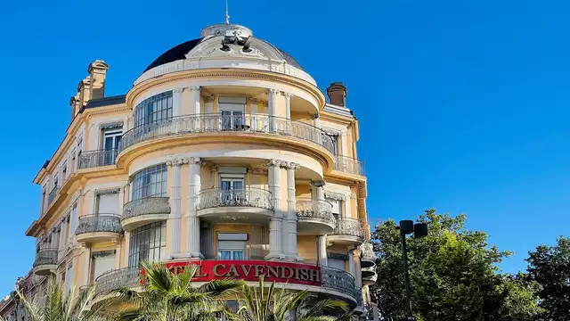 Verblijf in Cannes in een prachtig 4-sterren boetiekhotel met wijnproeverij
