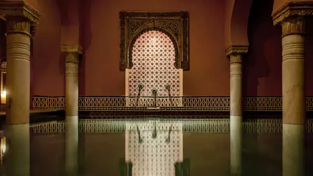 Escapade romantique avec petit-déjeuner, bain relaxant et massage aux Bains Arabes