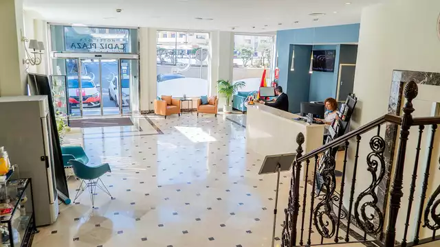 Escapade romantique avec une coupe de cava dans un spa prive et un massage de minutes a Cadix