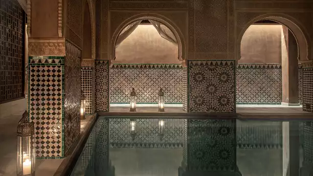 VIP-uitstapje: toegang tot de Hammam Al Ándalus in Malaga, 15' massage, champagne en chocolade