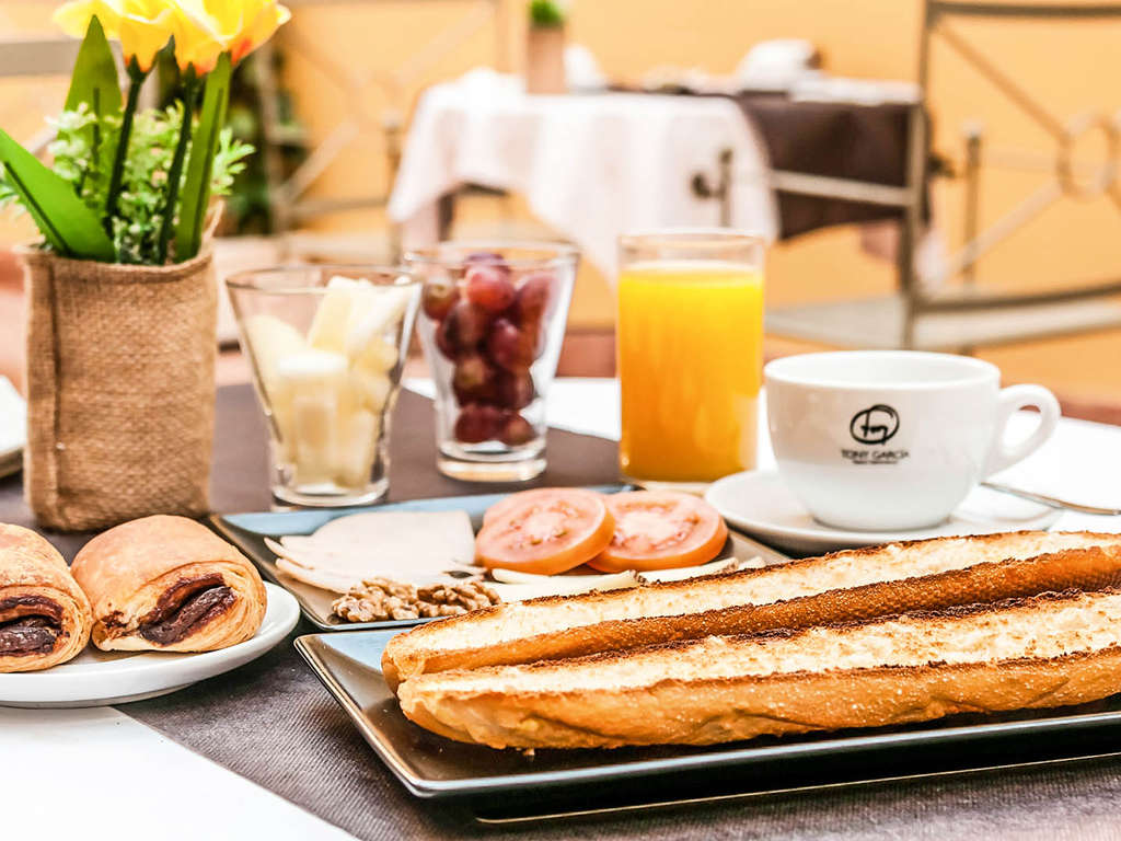 Escapade gastronomique dans le centre d'Almeria avec un menu de dégustation et plus encore - 4* - 8