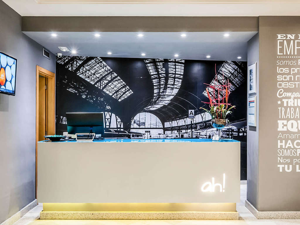 Escapade gastronomique dans le centre d'Almeria avec un menu de dégustation et plus encore - 4* - 9