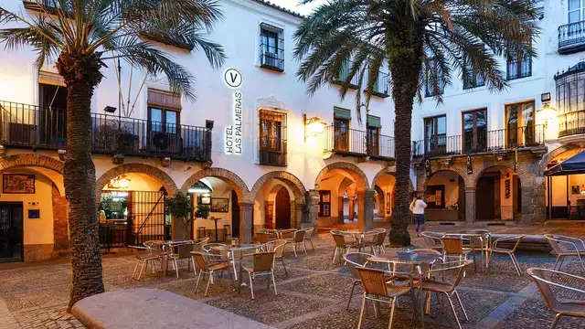 Descubre Zafra y sus encantos con desayuno incluido