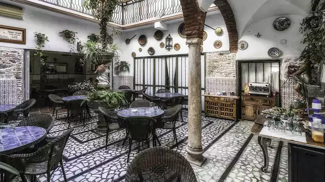 Descubre Zafra y sus encantos con desayuno incluido