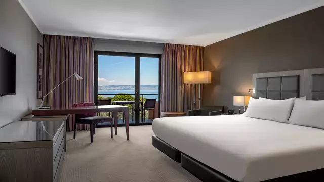 Escapade les pieds dans l'eau, en chambre deluxe avec terrasse face au Lac Léman