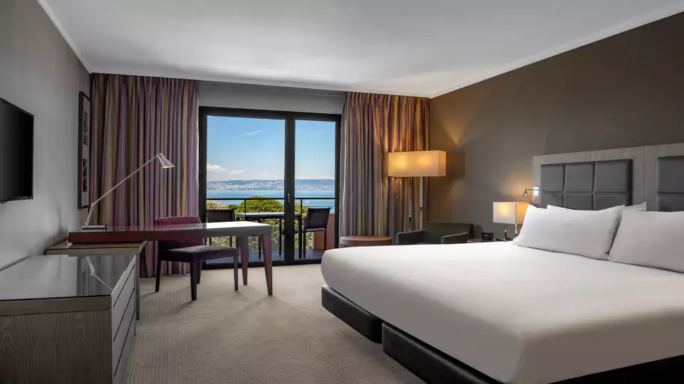 Escapade les pieds dans l eau en chambre deluxe avec terrasse face au Lac Leman