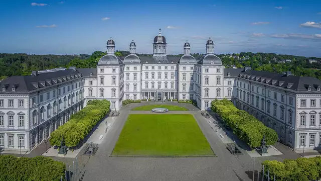 Escapada de lujo en un hotel de 5 estrellas con spa, cerca de Colonia