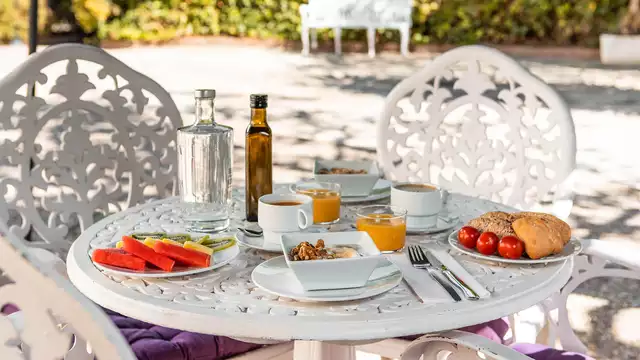 Stacca la spina in un bellissimo centro benessere, in camera tripla con colazione inclusa