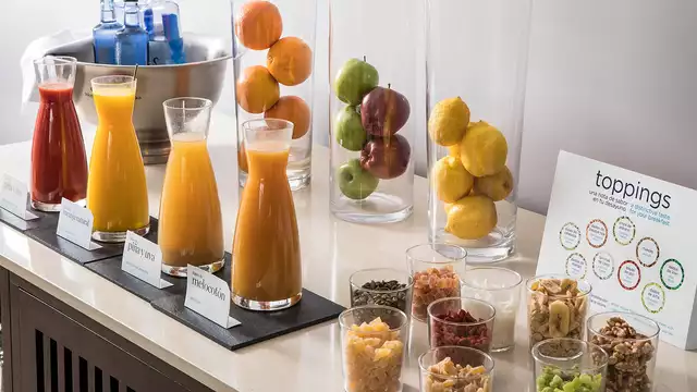 Uitstapje met ontbijt en cava in een hotel met zwembad nabij de stranden van de Costa del Sol