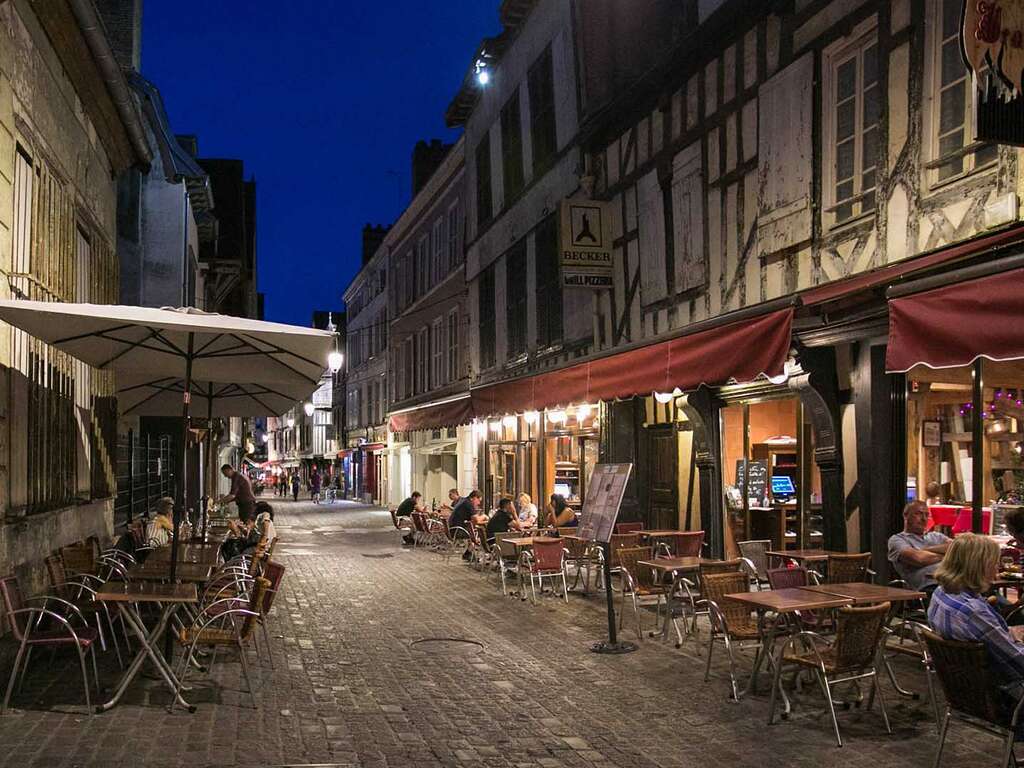 Séjour séduction à Troyes avec petit-déjeuner et bouteille de vin - 3* - 15