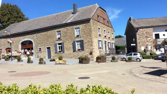 Ontdekkingspakket met grotten van Han en wandelroute inbegrepen