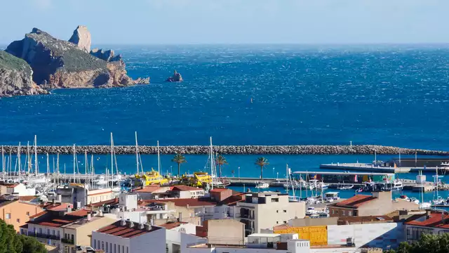 Disfruta de la pensión completa y de las paradisíacas calas de L'Estartit, Costa Brava