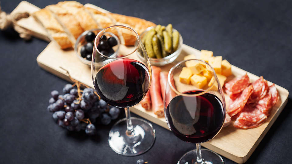 Weekendje vol ontspanning en gastronomie verblijf met bezoek aan een wijnkelder en toegang