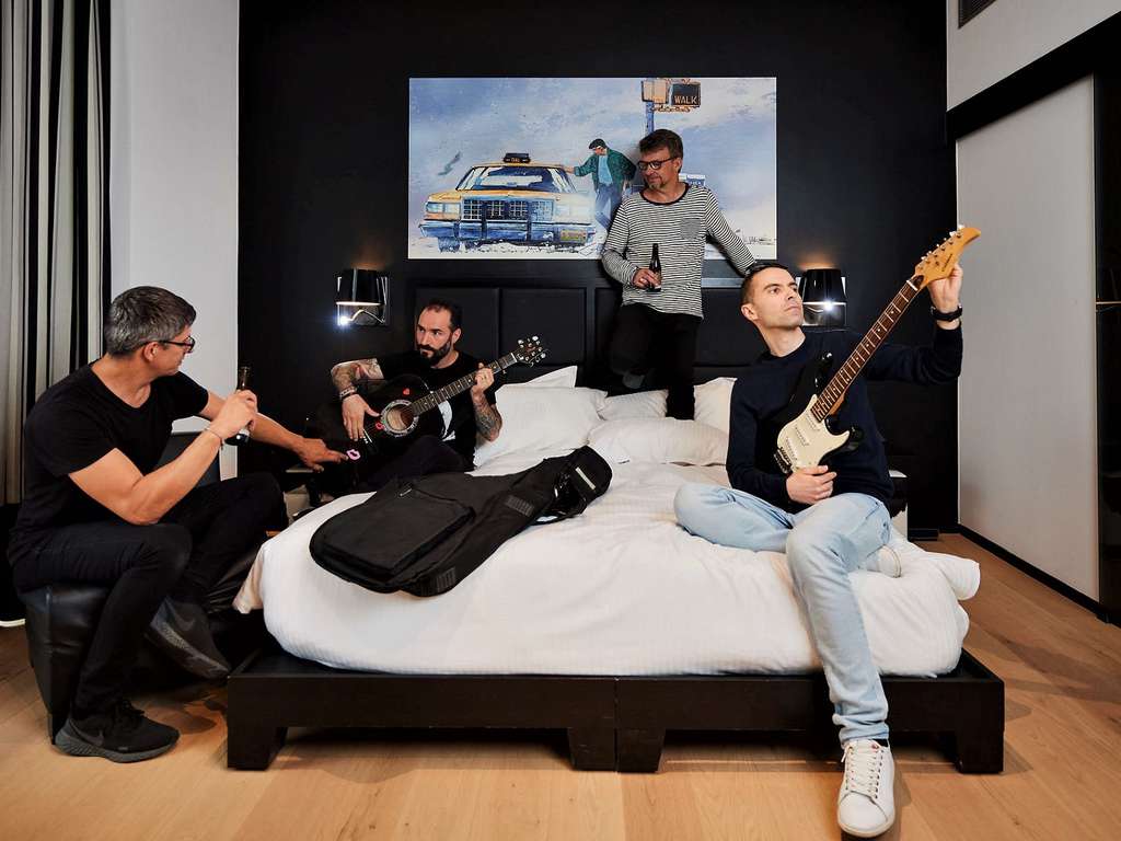 Escapade insolite en chambre de 5 personnes à Bruxelles dans un hôtel 100% bande dessinée - 4* - 12