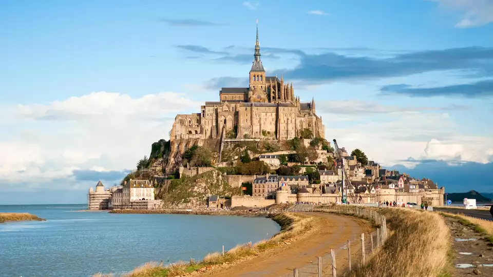 Champagne et decouverte du Mont Saint Michel en famille en hotel etoiles