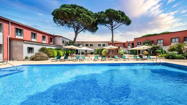 Salles hotel Aeroport Girona