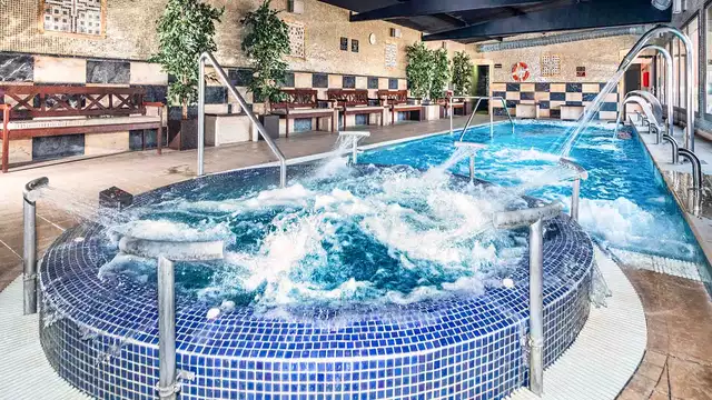Descubre Girona con desayuno y acceso a Spa