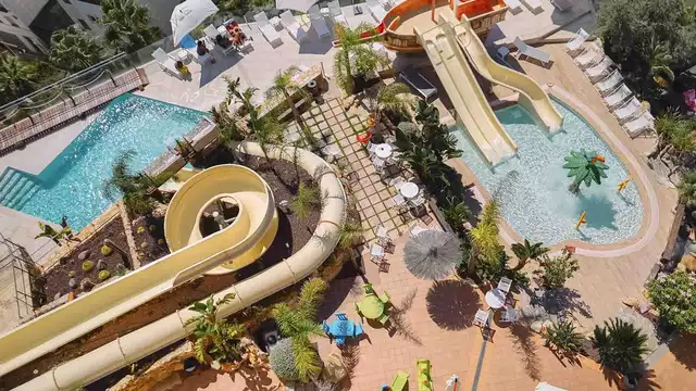 Escapada a la Costa Brava en media pensión, zona relax y coctail de bienvenida