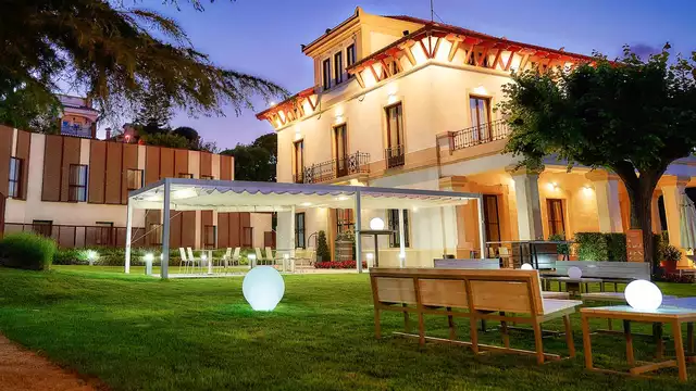 Fuga completa in camera standard con cena in hotel boutique ad Alella