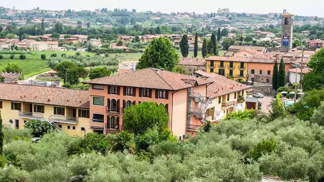 Soggiorno gastronomico sul Lago di Garda con spa e cena degustazione