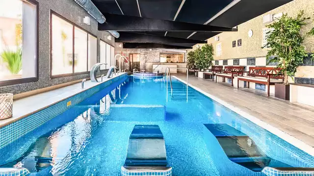 Escapada con degustacion de tapas y acceso al spa en Girona