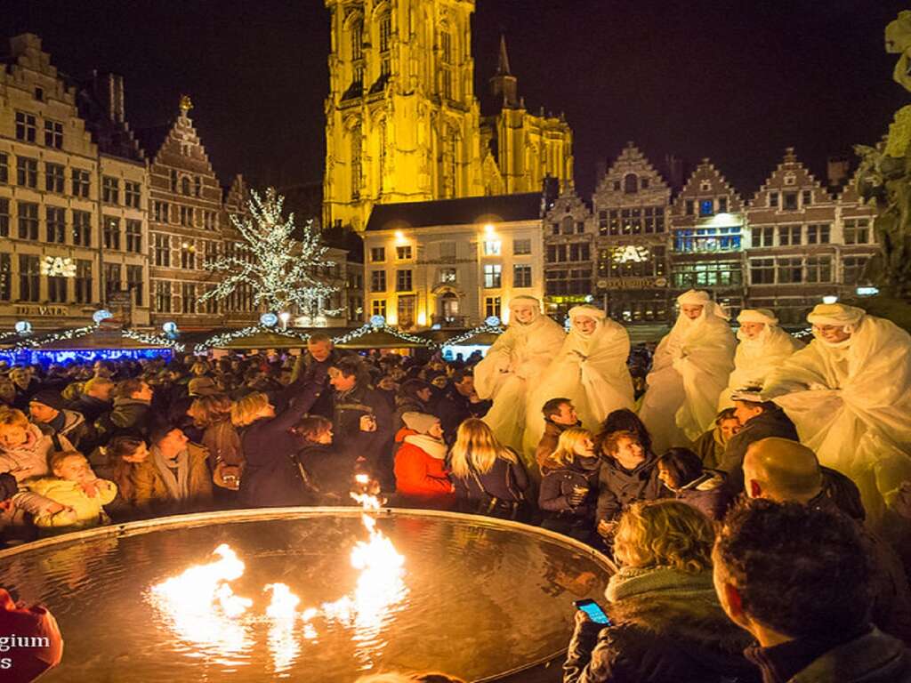 Nuitée élégante et Achats de Noël anticipés au coeur d'Anvers - 4*