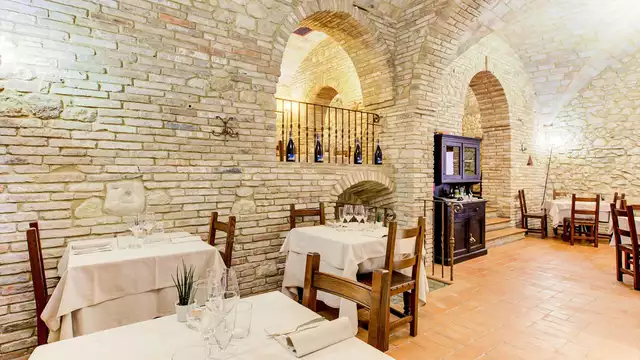 Séjour romantique dans les collines de Rimini avec dîner et parcours bien-être