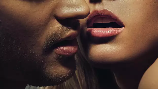 50 tinten grijs-arrangement: met ontbijt, lovebox en een fles cava