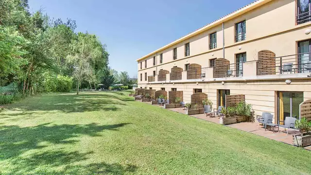 Escapada relajante y romántica entre árboles en la Provenza en hotel de 4*