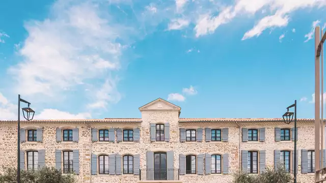 Escapade romantique avec bouteille de champagne et un massage pour une personne