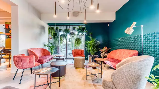 Disfruta en este hotel de diseño a dos pasos de Mons con el desayuno incluido